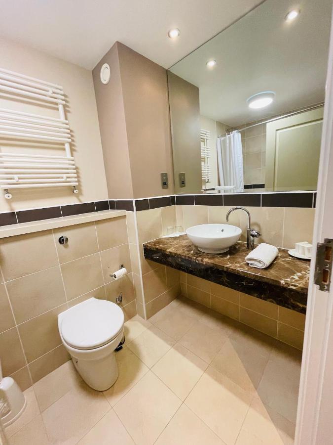 Burren Atlantic Hotel & Holiday Cottages Ballyvaughan Bagian luar foto