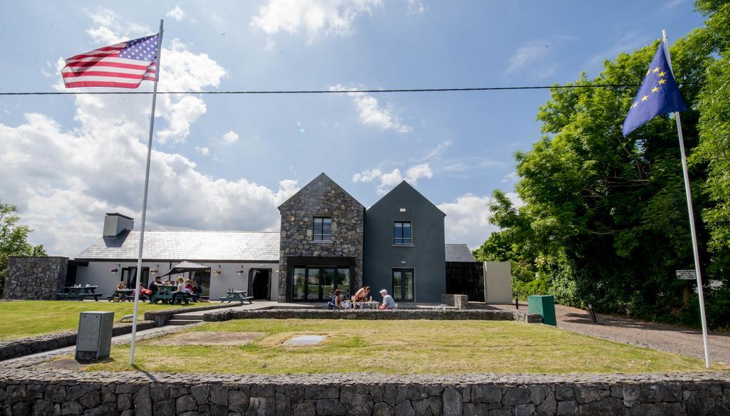 Burren Atlantic Hotel & Holiday Cottages Ballyvaughan Bagian luar foto